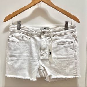 Women’s NWT Vineyard Vines White Denim Shorts, 27